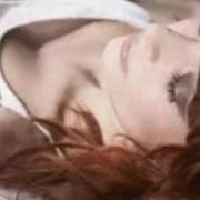 Il testo ET TOURNOIE... di MYLÈNE FARMER è presente anche nell'album Anamorphosée (1995)