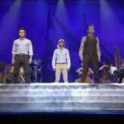 Il testo FALLING SLOWLY di CELTIC THUNDER è presente anche nell'album Voyage (2012)