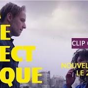 Il testo CHAQUE JOUR QUI PASSE di ALINE è presente anche nell'album La vie electrique (2015)