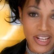 Il testo FLY AWAY di REBBIE JACKSON è presente anche nell'album Yours faithfully (1998)