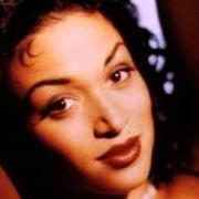 Il testo AS IF WE NEVER MET di CHANTE MOORE è presente anche nell'album Precious (1992)