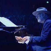 Il testo EPISODE ONE di LUDOVICO EINAUDI è presente anche nell'album The summer portraits (2025)