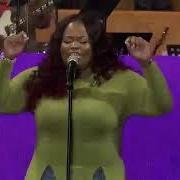 Il testo BREAK EVERY CHAIN di TASHA COBBS è presente anche nell'album Grace (2013)