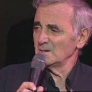 Il testo PLUS BLEU QUE TES YEUX di CHARLES AZNAVOUR è presente anche nell'album La mamma (1963)