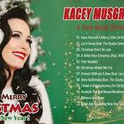 Il testo LET IT SNOW di KACEY MUSGRAVES è presente anche nell'album A very kacey christmas (2016)