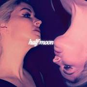 Il testo EVERYTHING'S CHANGED di MAGGIE ROSE è presente anche nell'album Half moon (2026)