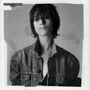 Il testo DANS VOS AIRS di CHARLOTTE GAINSBOURG è presente anche nell'album Rest (2017)