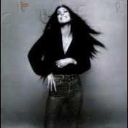 Il testo LONG DISTANCE LOVE AFFAIR di CHER è presente anche nell'album I'd rather believe in you (1976)