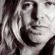 Il testo NIGHT GAMES di GREGG ALLMAN è presente anche nell'album Just before the bullets fly