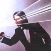 Il testo MOONLIGHT AND VODKA di CHRIS DE BURGH è presente anche nell'album Man on the line (1984)