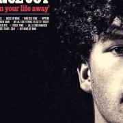 Il testo WHO AM I di VANCE JOY è presente anche nell'album Dream your life away (2014)