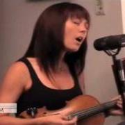 Il testo MINERAL WELLS di AMANDA SHIRES è presente anche nell'album West cross timbers (2009)