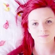 Il testo FEAR THE FUTURE di EMMA BLACKERY è presente anche nell'album Distance (2013)