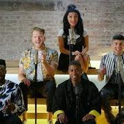 Il testo ISSUES dei PENTATONIX è presente anche nell'album Ptx presents: top pop, vol. i (2018)