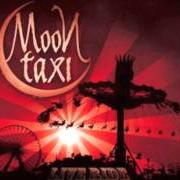 Il testo COMMON GROUND di MOON TAXI è presente anche nell'album Live ride (2009)
