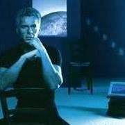 Il testo MAL D'UNIVERSO di CLAUDIO BAGLIONI è presente anche nell'album Viaggiatore sulla coda del tempo (1999)