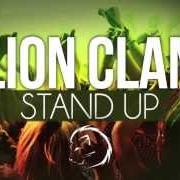 Il testo SO LIFE di LION CLAN è presente anche nell'album Stand up (2013)
