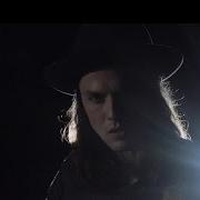 Il testo SPARKS di JAMES BAY è presente anche nell'album Hold back the river (2014)