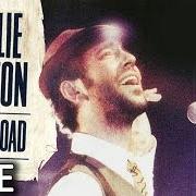 Il testo KICK THE BUCKET di CHARLIE WINSTON è presente anche nell'album Under cover (2016)