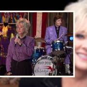 Il testo A HEART LIKE YOU di CONNIE SMITH è presente anche nell'album Long line of heartaches (2011)