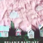 Il testo DOLLHOUSE di MELANIE MARTINEZ è presente anche nell'album Dollhouse (2014)