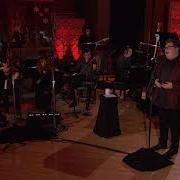 Il testo THE CHRISTMAS SONG di JORDAN SMITH è presente anche nell'album 'tis the season (2016)