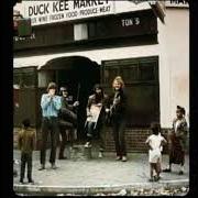 Il testo DOWN ON THE CORNER dei CREEDENCE CLEARWATER REVIVAL è presente anche nell'album Willy and the poorboys (1969)