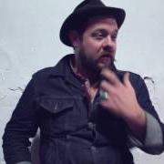 Il testo HOWLING AT NOTHING di NATHANIEL RATELIFF è presente anche nell'album Ep (2015)