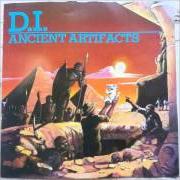 Il testo STAND UP dei D.I. è presente anche nell'album Ancient artifacts (1985)