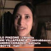 Il testo ADELE CHE CADE di ROBERTA GULISANO è presente anche nell'album Destini coatti (2012)