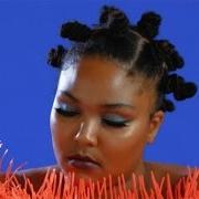 Il testo EN LOVE di LIZZO è presente anche nell'album Big grrrl small world (2015)