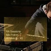 Il testo SUNSON di NILS FRAHM è presente anche nell'album All melody (2018)