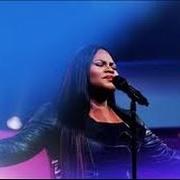 Il testo SENSE IT di TASHA COBBS LEONARD è presente anche nell'album One place live (2015)