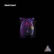 Il testo LOVE & FAME di YEEK è presente anche nell'album Blackheart (2018)