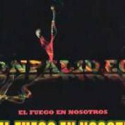 Il testo ACTO REFLEJO di NONPALIDECE è presente anche nell'album El fuego en nosotros (2009)