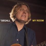 Il testo MY ROOM di TY SEGALL è presente anche nell'album Three bells (2024)