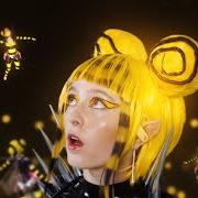 Il testo CRY (FEAT. GRIMES) di ASHNIKKO è presente anche nell'album Demidevil (2020)