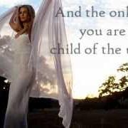 Il testo SITTING ON TOP OF THE WORLD di DELTA GOODREM è presente anche nell'album Child of the universe (2012)