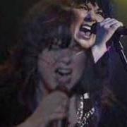 Il testo DARKNESS, DARKNESS di ANN WILSON è presente anche nell'album Hope & glory (2007)