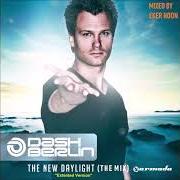 Il testo MAN ON THE RUN di DASH BERLIN è presente anche nell'album New daylight (2009)