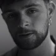 Il testo ALIVE di TOM GRENNAN è presente anche nell'album Found what i've been looking for (2017)