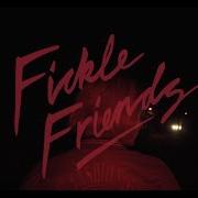 Il testo THE MOMENT di FICKLE FRIENDS è presente anche nell'album Broken sleep (2018)