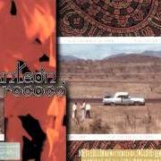 Il testo ES TAN POCO EL TIEMPO di PANTEON ROCOCO è presente anche nell'album A la izquierda de la tierra (1999)