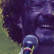 Il testo DESALUZ di FITO PÁEZ è presente anche nell'album Confía (2010)