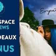 Il testo SPEAKERPHONE (TRUST ISSUES) di JEAN DEAUX è presente anche nell'album Empathy (2019)