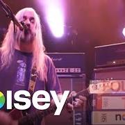 Il testo THEY ALWAYS COME dei DINOSAUR JR. è presente anche nell'album Bug