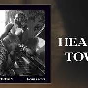Il testo HEY PRETTY MOON di WAR AND TREATY (THE) è presente anche nell'album Hearts town (2020)
