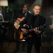 Il testo A YOUNGER MAN di DON HENLEY è presente anche nell'album Cass county (2015)