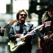 Il testo NOBODY dei THE DOOBIE BROTHERS è presente anche nell'album World gone crazy (2010)