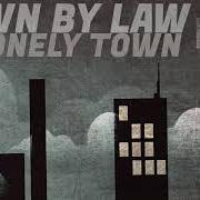 Il testo LONELY TOWN dei DOWN BY LAW è presente anche nell'album Lonely town (2021)